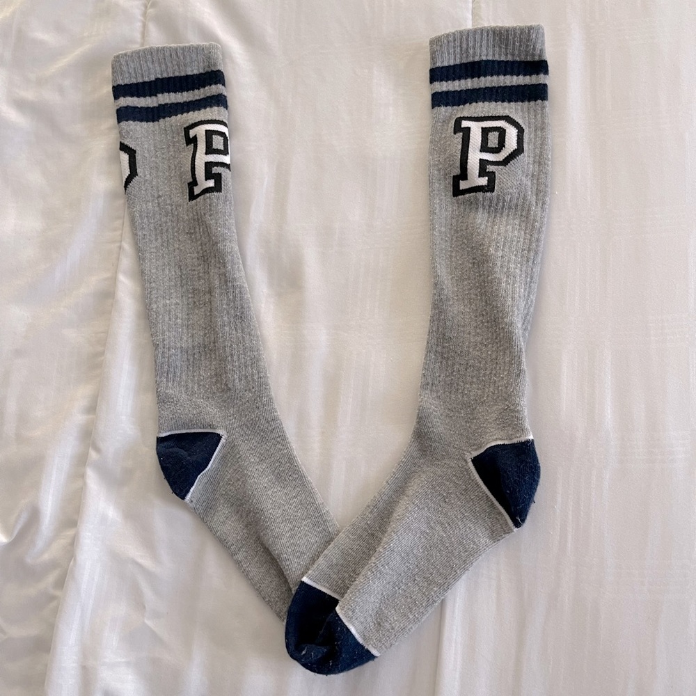 VICTORIA SECRET PINK KNEE HIGH SOCKS